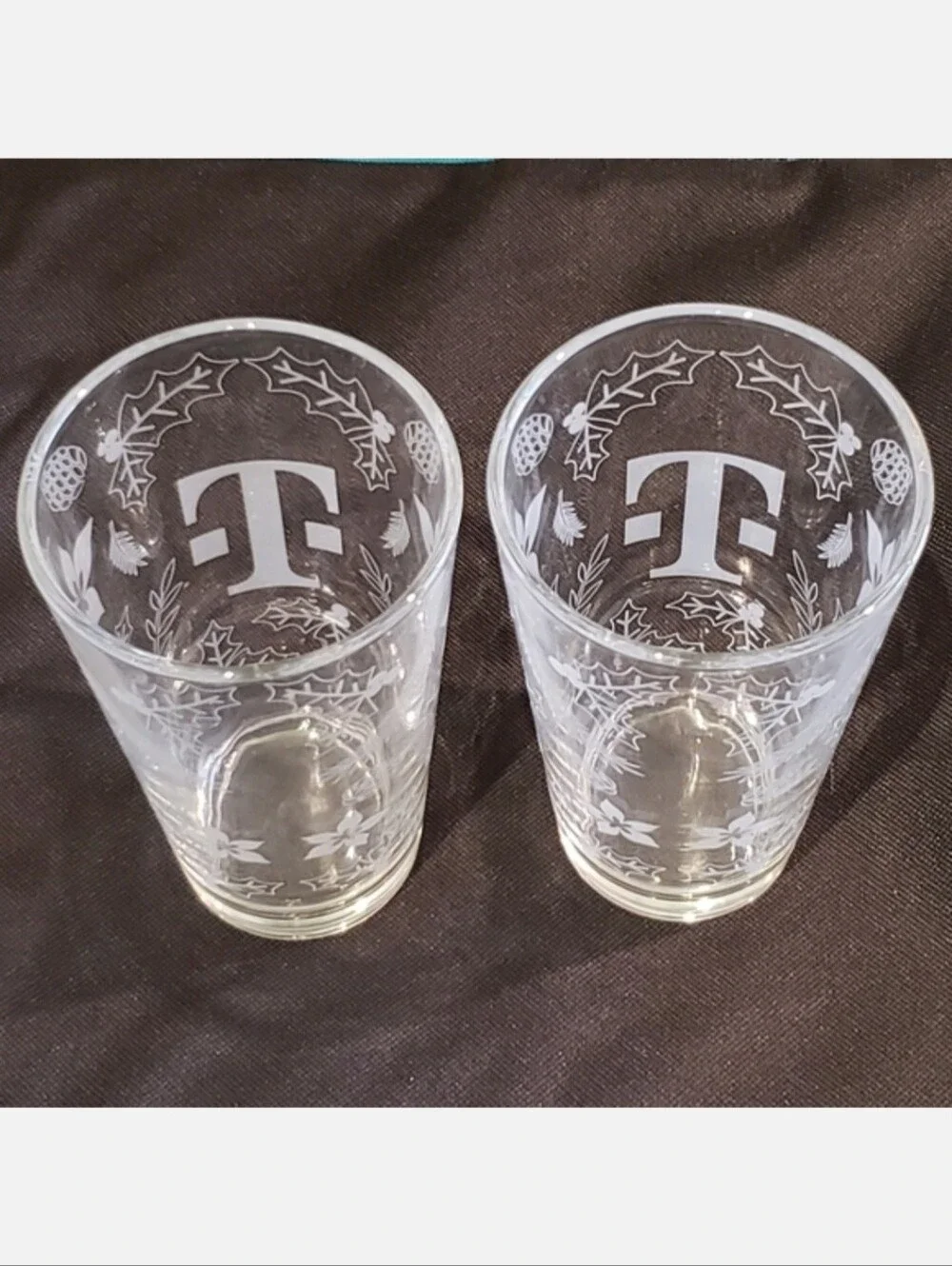 🎁 Set of 2 T-Mobile Holiday Collectible Etched 16oz Glasses (2023) NEW!